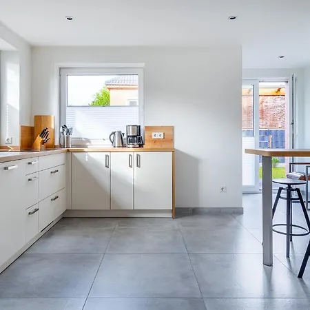 Zimmerei 1, Zentrale Lage, Erdgeschoss Mit Terrasse, Hund Willkommen! Apartment *