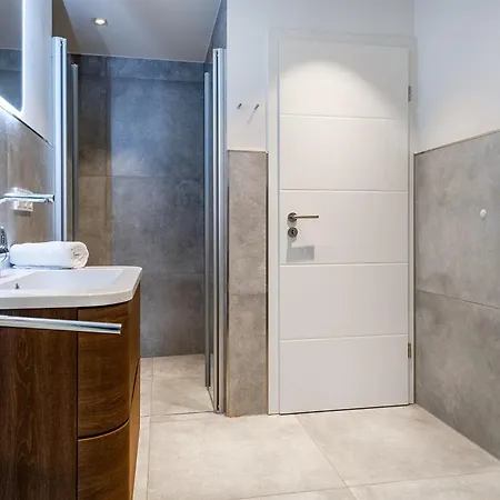Zimmerei 1, Zentrale Lage, Erdgeschoss Mit Terrasse, Hund Willkommen! Apartment *